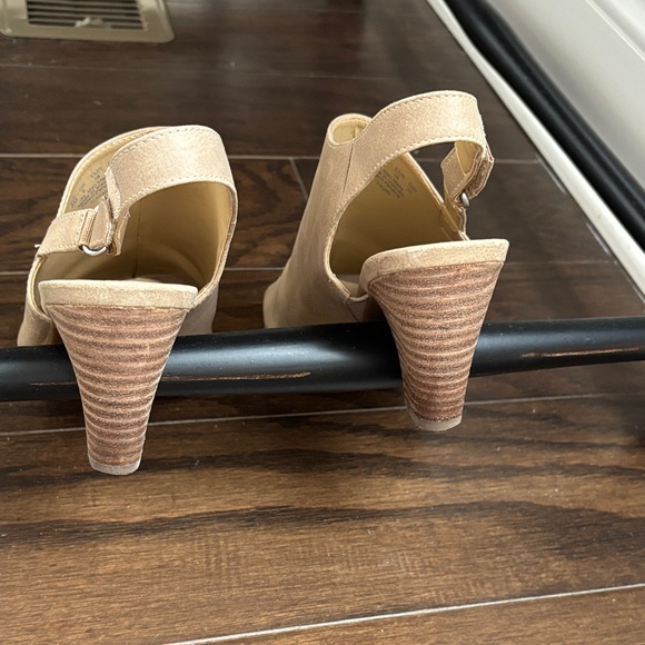 Naturalizer Tan Peep-Toe Slingback Mules - Picture 3 of 7